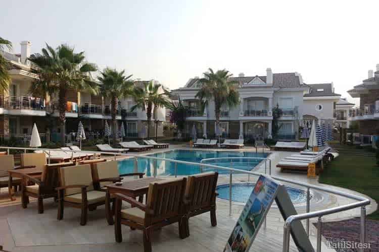 Golden Life Blue Green Residence